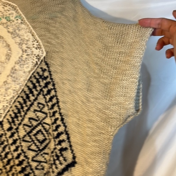 Blue Pepper Vintage Crochet poncho/cardigan Size L - Picture 5 of 9